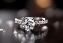 Diamond engagement ring with a colorless diamond