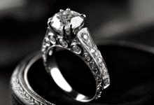 Vintage engagement ring on a woman's hand
