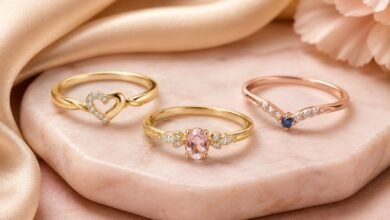 Promise rings for her with heart, birthstone, gemstone, gold, rose gold, and small diamond details for choosing a meaningful jewelry gift